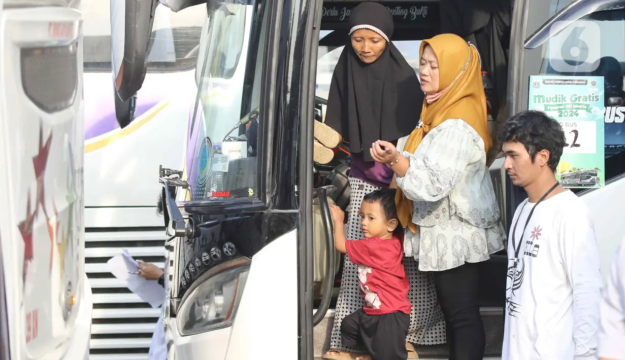 Program mudik gratis Pemprov DKI Jakarta diinisiasi sejak 2019. (Liputan6.com/Herman Zakharia)
