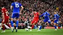 Pemain Liverpool, Dominik Szoboszlai mencetak gol ke gawang Leicester City melalui tendangan kerasnya saat laga putaran ketiga Carabao Cup 2023/2024 di Anfield, Liverpool, Inggris, Kamis (28/09/2023) dini hari WIB. (AP Photo/Jon Super)