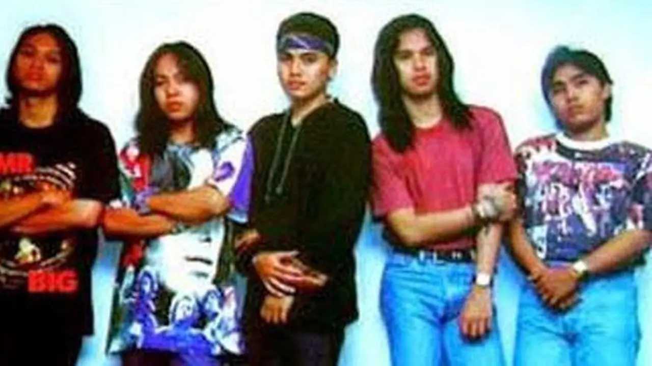 6 Foto Lawas Dewa 19 Saat Masih Remaja, Ahmad Dhani Mirip Dul