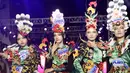 Karya SoKlin x JFC Global Indonesia diperagakan pada sesi Artwear Carnival (Fashion Art) yang berlangsung di hari pertama JFC pada 4 Agustus 2022.  [Credit: SoKlin]