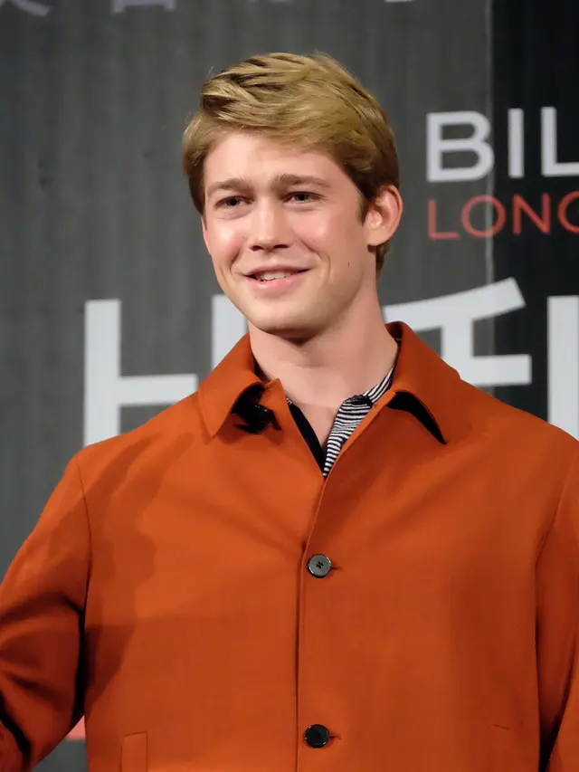 [Bintang] Joe Alwyn