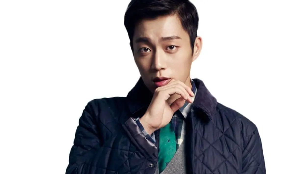 "Untuk kasus fanmeeting di Bangkok, kami masih bernegoisasi dengan staf lokal agar penggemar bisa refund tiket. Kami berusaha melakukan yang terbaik sehingga tak ada yang dirugikan," tuturnya. (Foto: soompi.com)