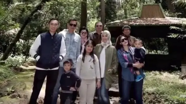 Intip Potret Gaya Liburan Keluarga SBY di Tawangmangu