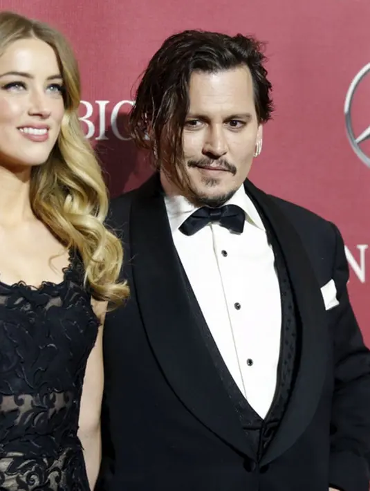 Amber menuntut haknya karena ingin menjalankan niatnya memberikan hartanya kepada orang-orang yang membutuhkan. Hal ini pun sudah disetujui Johnny yang mendukung niat baik Amber itu. (doc.mirror.co.uk)