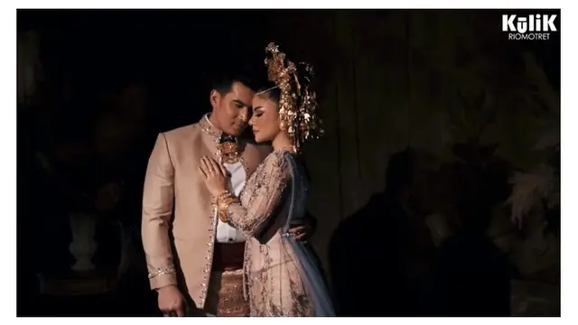 9 Potret Prewedding Dinnar Candy dan Ridho Ilahi, Usung Adat Minang Serta Modern