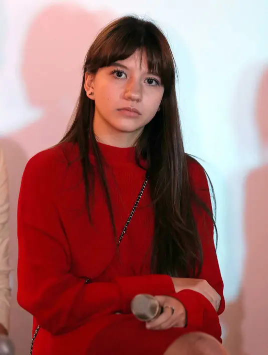 Usia yang masih relatif muda, pasangan ini tidak akan buru-buru untuk menikah. Keduanya masih ingin fokus dalam merintis kariernya masing-masing. (Deki Prayoga/Bintang.com)