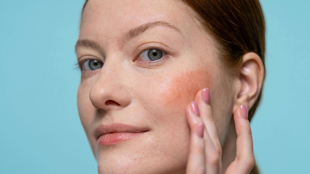 6 Tips and Trick Mengaplikasikan Spray Blush Agar Wajah Tampil Flawless