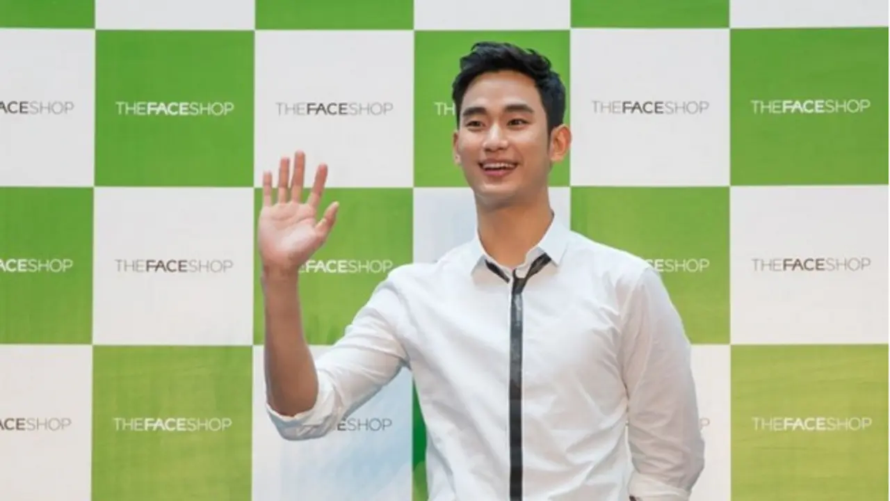 Wajah Tampan, Kim Soo Hyun Dilirik Jadi Bintang Iklan Kosmetik