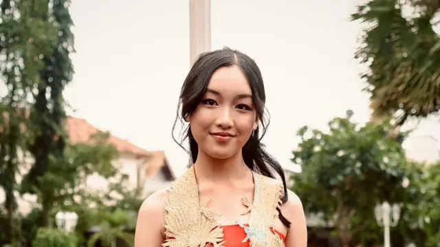 Pesona Malea Emma dalam berbagai gaya. (credit:instagram.com/maleaemma)