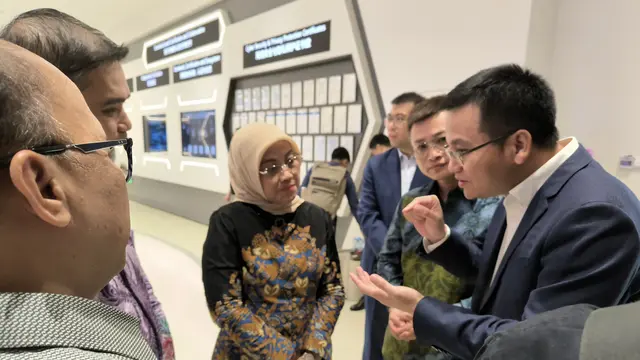 Menaker Ida Apresiasi Kepatuhan Huawei pada Regulasi di Indonesia