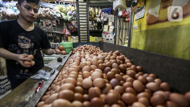 FOTO: Jelang Tahun Baru, Harga Telur Ayam Alami Kenaikan