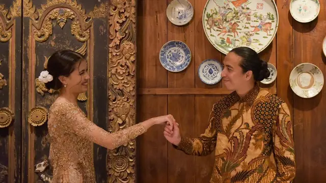 Sudah Tunangan, Ini 6 Momen Artis FTV Chrissie Vanessa dan Kekasih