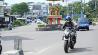 Hari ke-4 perjalanan Mario `@WheelStory` Iroth sudah sampai Jambi. Seperti apa serunya 