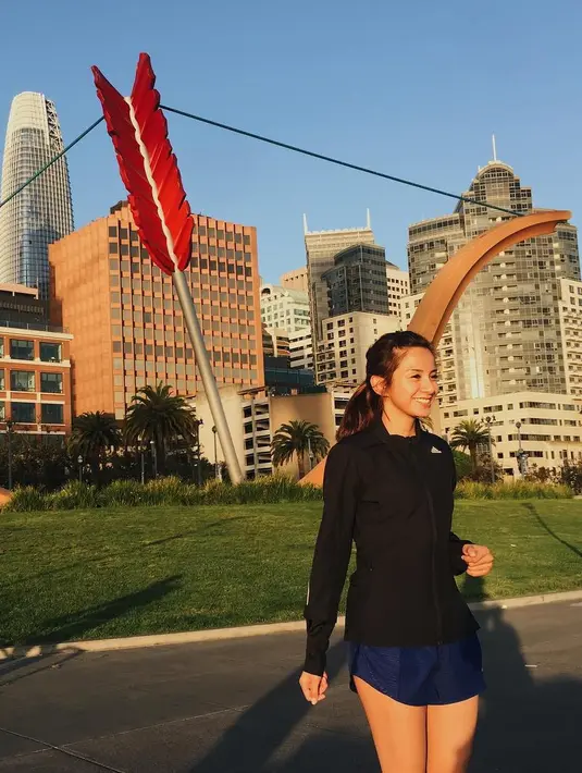 Lantas apa yang menjadi alasan perempuan 30 tahun itu tidak mengajak buah hatinya. Seperti diketahui, pernikahannya dengan Ganjar dikaruniai seorang anak. (Instagram/kiranalarasati)