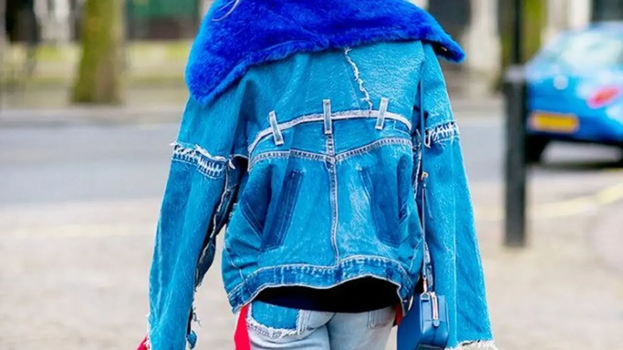 Tips Tampil Gaya dengan Padanan Busana Denim on Denim