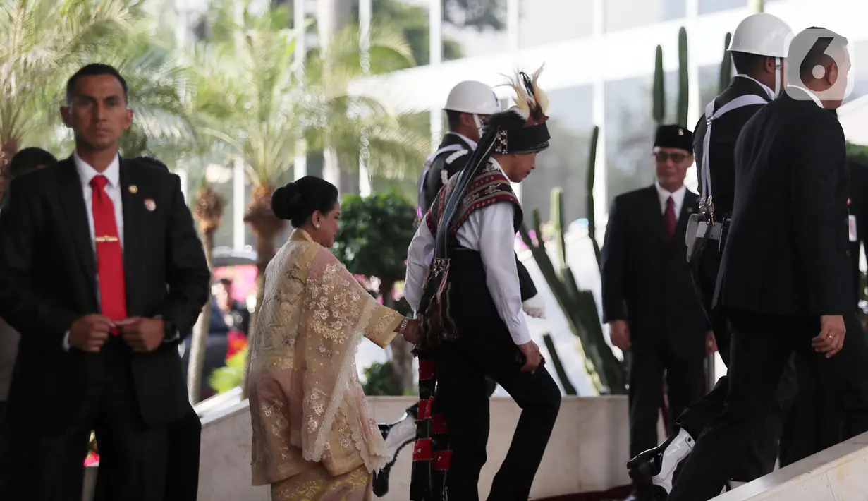 Setelahnya, Jokowi juga akan menyampaikan pengantar Rancangan Undang-Undang (RUU) APBN 2024 beserta Nota Keuangan pukul 13.50 WIB. (Liputan6.com/Johan Tallo)
