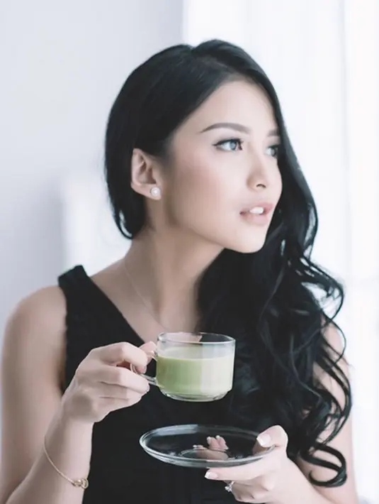 Seakan tidak pernah mengurangi kecantikannya, secangkir minuman untuk suasana hati yang lebih baik. (Photo : Instagram)