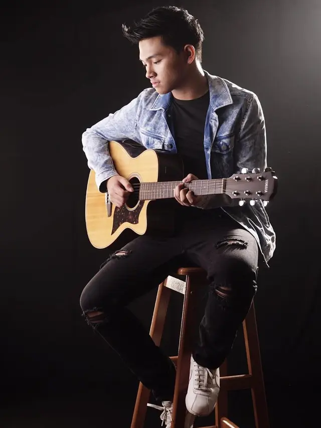 6 Potret Terbaru Aldy Maldini, Mantan CJR yang Baru Rilis Lagu Baru