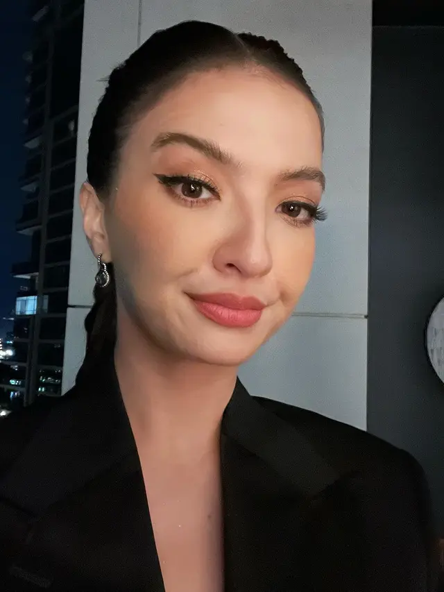 Raline Shah tirukan ekspresi emoticon (Instagram/ralineshah)