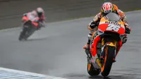 Pebalap Repsol Honda, Dani Pedrosa, mengaku cuaca labil di Sirkuit Motegi membuatnya gagal memberikan penampilan maksimal pada sesi kualifikasi MotoGP Jepang, Sabtu (14/10/2017). (dok. MotoGP)