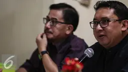 Wakil Ketua DPR Fadli Zon memberikan keterangan saat hadir dalam konferensi pers Konser Jakarta Melayu Festival di Jakarta, Rabu (10/8). (Liputan6.com/Faizal Fanani)