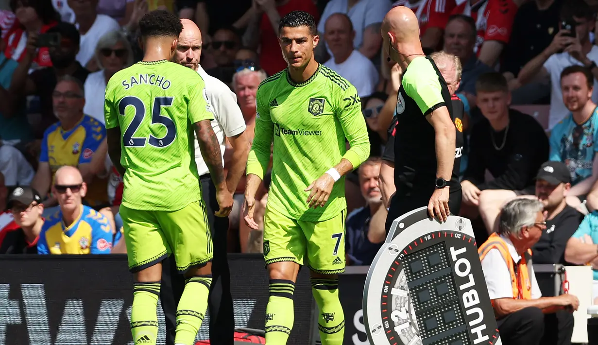 Selalu ingin bermain di level teratas mungkin menjadi alasannya untuk cabut dari MU dan mencari klub lain yang dapat memfasilitasinya bermain di Liga Champions, bukan di panggung Eropa yang lebih rendah seperti Liga Europa yang musim ini menjadi jatah Setan Merah. (AFP/Adrian Dennis)