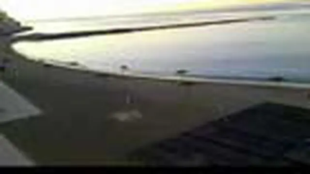 Pantai Ribera di Minggu Pagi