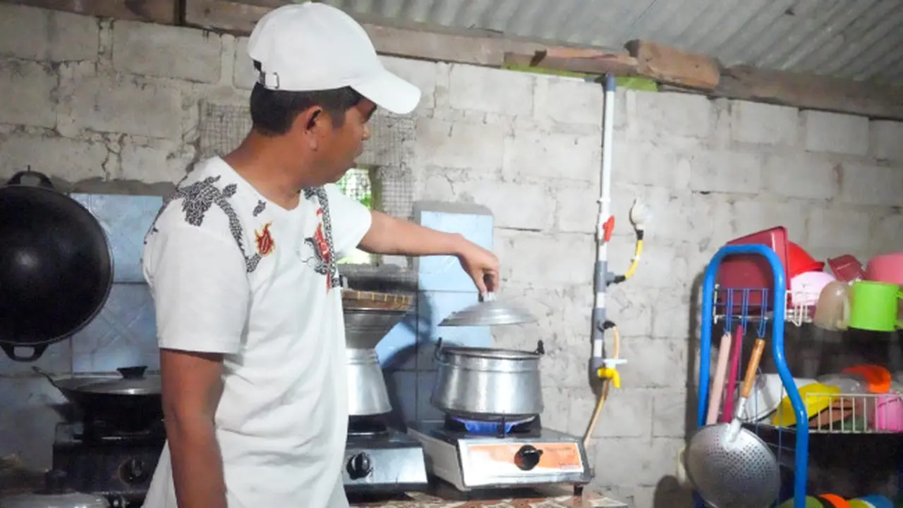 Bangun Kemandirian Energi di Lembur Pakuan, Dedi Mulyadi Manfaatkan Kotoran Sapi Jadi Biogas