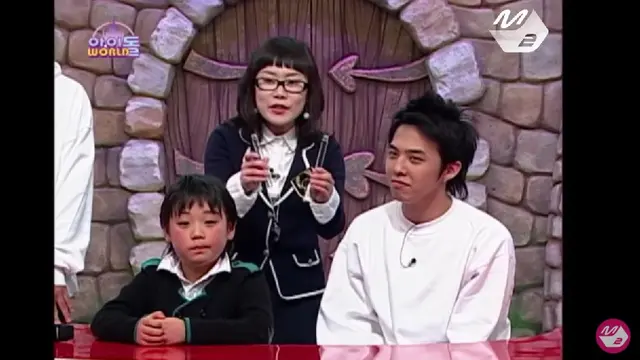 Park Jihoon cilik dan G-Dragon Bigbang. (Tangkapan layar YouTube/ M2)