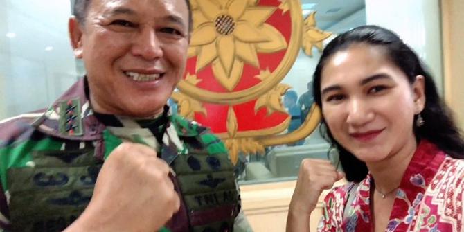 VIDEO: Ngevlog Bareng Pangkostrad Letnan Jenderal TNI Besar Harto Karyawan