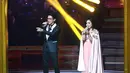 Gita Gutawa menggantikan penyanyi Rossa, yang berhalangan hadir.  (Deki Prayoga/Bintang.com)
