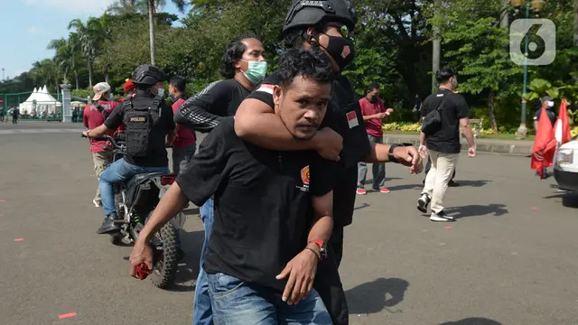 Ricuh di Aksi May Day