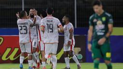 Gol Borneo FC dicetak oleh Wawan Febrianto pada menit ke-3 dan Francisco Wagsley pada menit ke-28. (Bola.com/M Iqbal Ichsan)