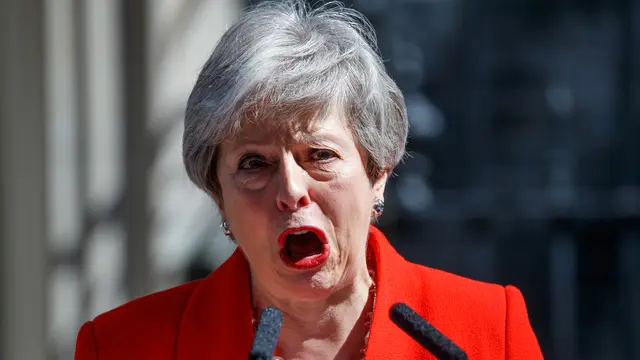 Perdana Menteri Inggris Theresa May Menangis Saat Umumkan Mundur