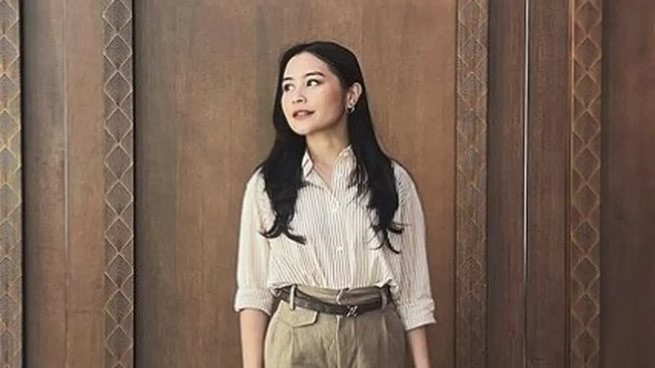 Prilly Latuconsina ala wanita karier (Instagram/prillylatuconsina96)