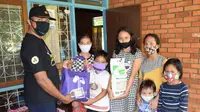 Penyaluran Paket Nutrisi Bagi Anak-Anak di 8 Daerah di Indonesia. foto: istimewa