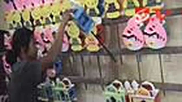 Lebaran Bawa Berkah Bagi Perajin Lampion