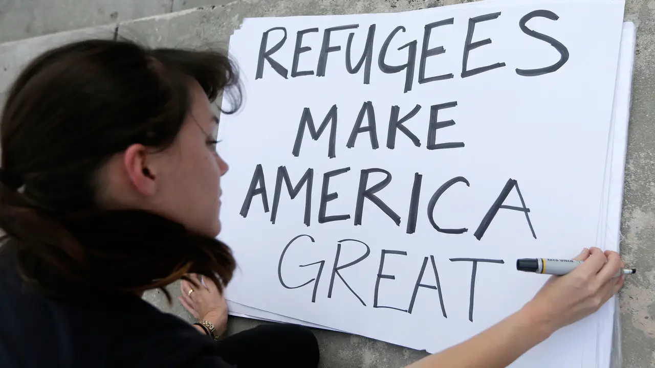20170127- Warga AS Tolak Kebijakan Trump Batasi Muslim Masuk AS-AP Photo