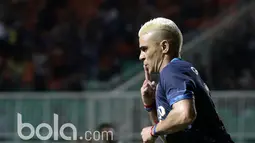 Christian Gonzales merayakan gol ketiga ke gawang Pusamania Borneo FC  pada Final Piala Presiden 2017 di Stadion Pakansari, Bogor, Minggu (12/3/2017). (Bola.com/Nicklas Hanoatubun)
