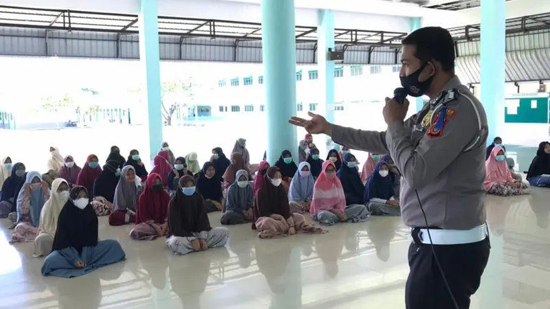 Sosialisasi larangan mudik oleh Unit Dikyasa Satlantas Polres Aceh Utara (Liputan6.com/Ist)