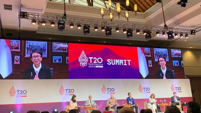 Plenary Session 1 dalam KTT T20 di Nusa Dua, Bali pada 5 September 2022 membahas tentang G20 yang diharapkan menjadi jembatan untuk berbagai konflik dunia. (Liputan6/Benedikta Miranti)