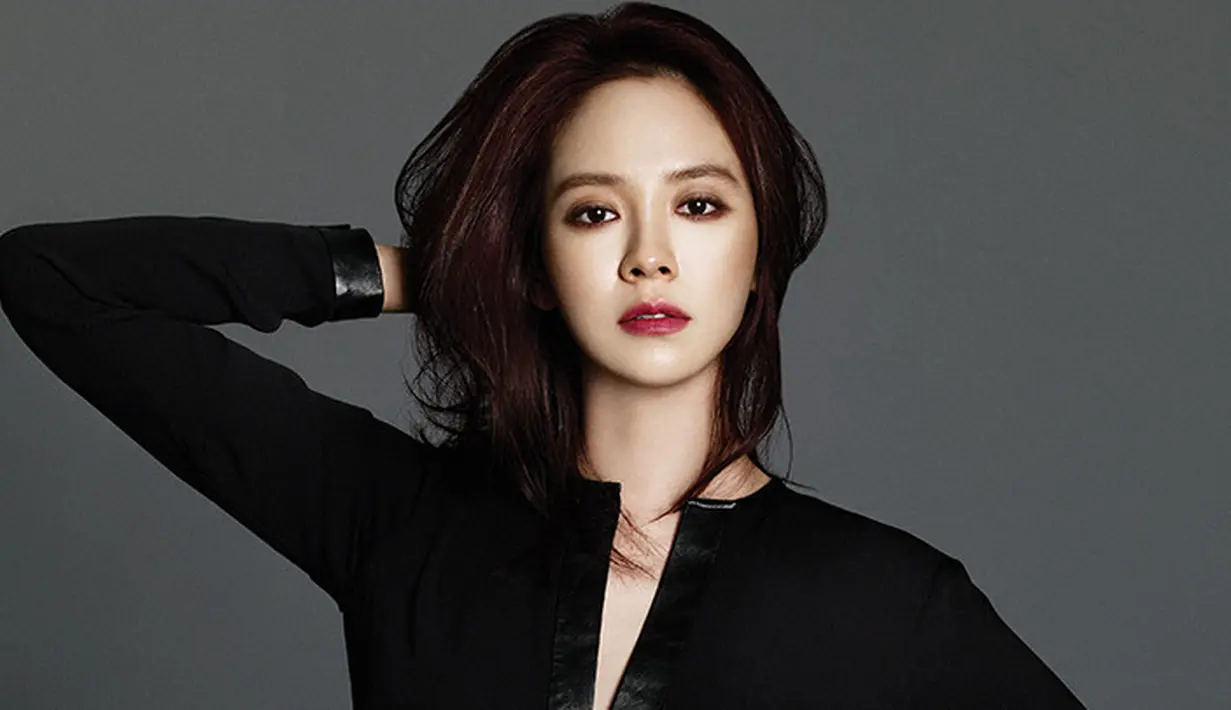 Sosial media dan seorang selebriti seakan tidak bisa jauh. Pasalnya sosial media dijadikan media komunikasi antara seorang selebriti dan penggemarnya, akan tetapi hal itu tampaknya tak berlaku bagi Song Ji Hyo. (Foto: Soompi.com)