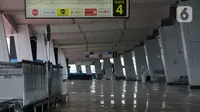Suasana Terminal III Bandara Soetta, Tangerang, Banten, Sabtu (25/4/2020). Bandara Soetta tetap akan melayani angkutan kargo dan penerbangan khusus, menyusul Peraturan Presiden dan Keputusan Menhub tentang larangan mudik untuk memutus mata rantai penularan Covid-19. (merdeka.com/Imam Buhori)