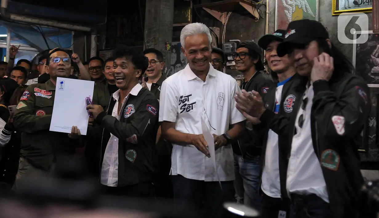 "Ini suatu energi yang buat Ganjar-Mahfud dan semua pendukungnya makin tambah semangat," ujarnya. (merdeka.com/Imam Buhori)