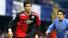 Blackburn Rovers Paraguayan player Roque Santa Cruz (L) vies with Richard Hughes of Portsmouth during a Premier League football match at Fratton Park in Portsmouth, England, on November 30, 2008. AFP PHOTO/IAN KINGTON