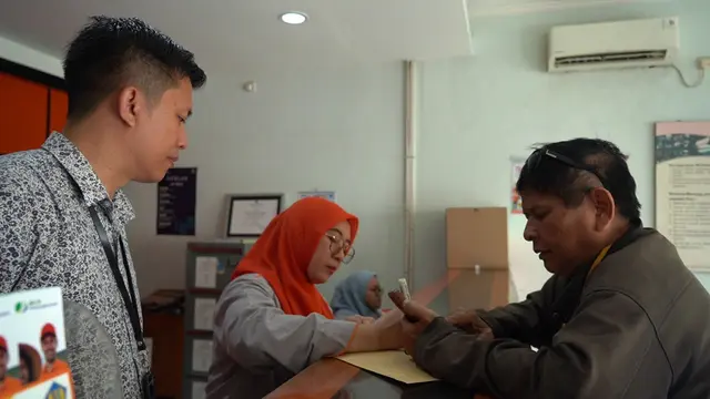 PT Pos Indonesia (Persero) atau Pos IND kembali menyalurkan dana bansos sembako dan PKH