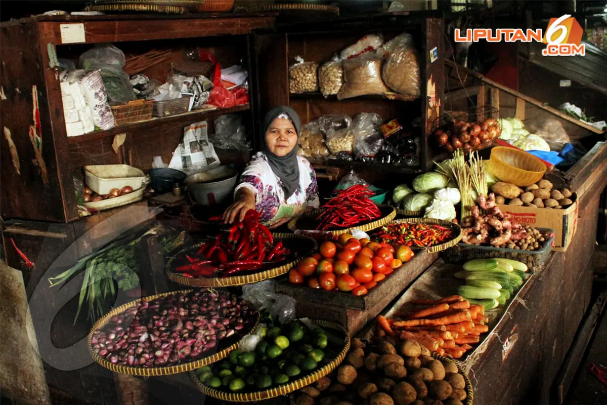 [FOTO] Pasokan Berkurang, Harga Cabai Melonjak