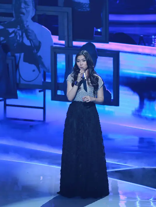 Tak hanya penghargaan-penghargaan yang diraih di ajang musik bergengsi Indonesia, Isyana pernah meraih dua kali beasiswa musik di luar negeri dalam perjalanan kariernya. (Galih W. Satria/Bintang.com)