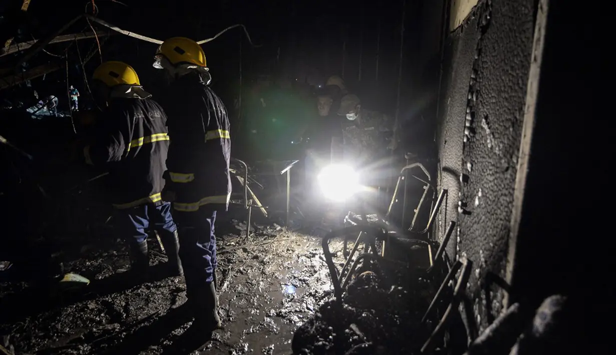 <p>Kedua mempelai disebut ikut menjadi korban. (Zaid AL-OBEIDI/AFP)</p>