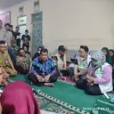 Warga Dikepung Asap Kebakaran TPA Jatiwaringin, Bayi Diungsikan ke Hotel